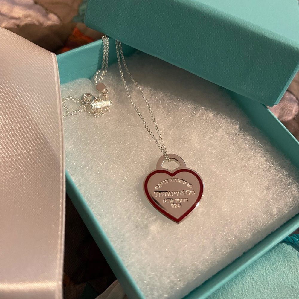 NWT Tiffany & Co RTT Red Border Heart Necklace